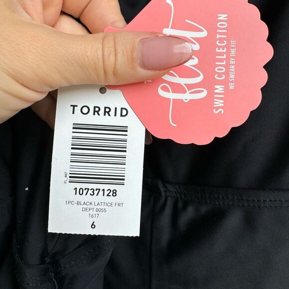 NWT Torrid Black Slim Fix Wireless Lattice Front One Piece Swimsuit Size 6/6X/30 - Picture 6 of 8